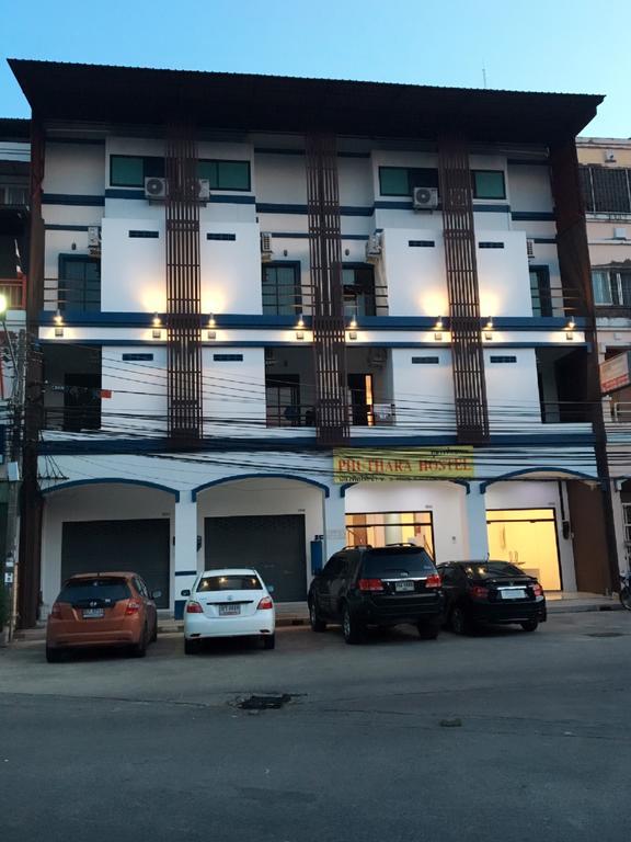 Phuthara Hostel Пхукет Екстер'єр фото